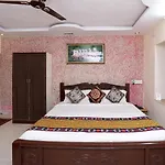 Oyo 7426 Hotel Classic Inn