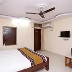Oyo 7426 Hotel Classic Inn