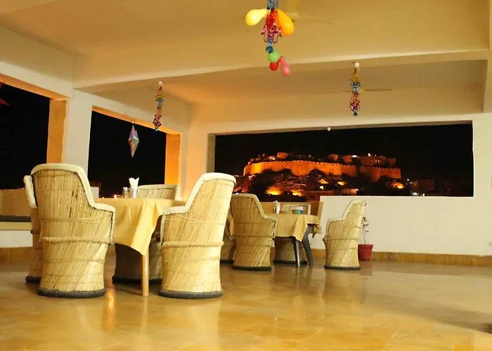 Golden Sandstone Hotel &Resort