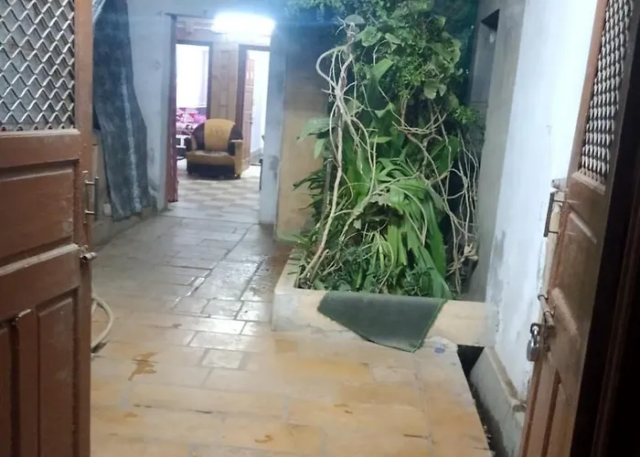 Thakur Ji Guest House