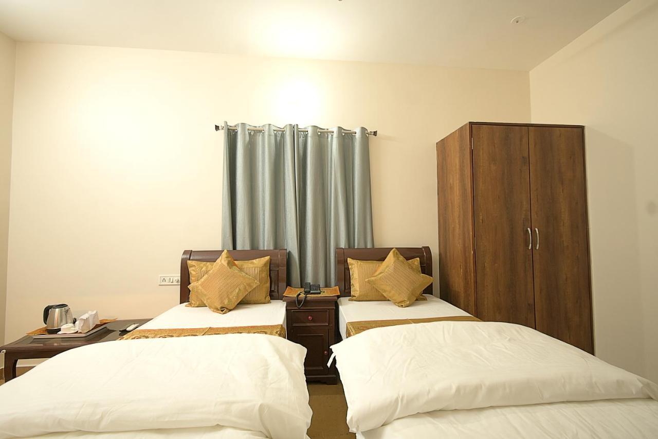 Sanjay Hotel 3*