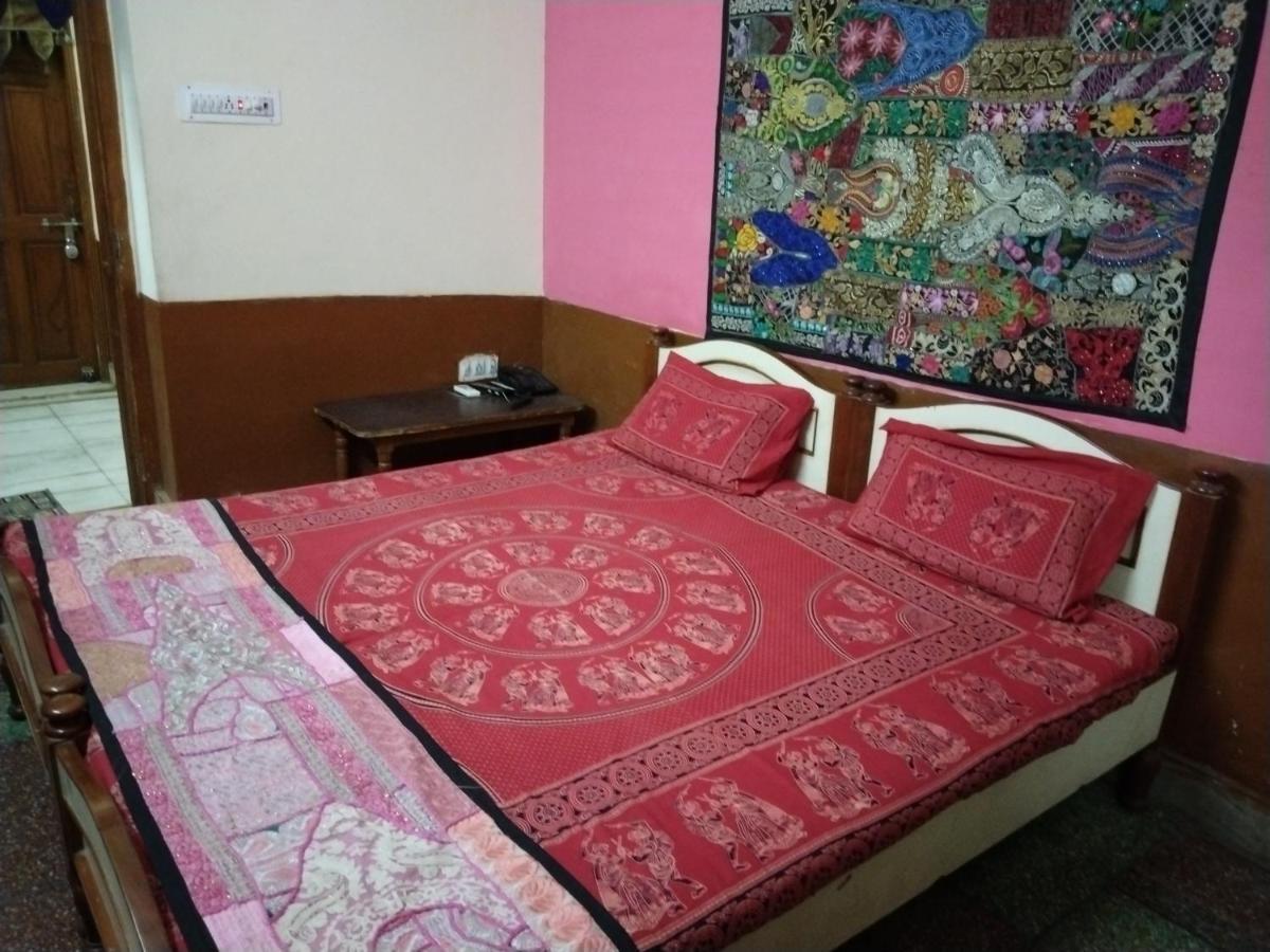 Desert Hostel *