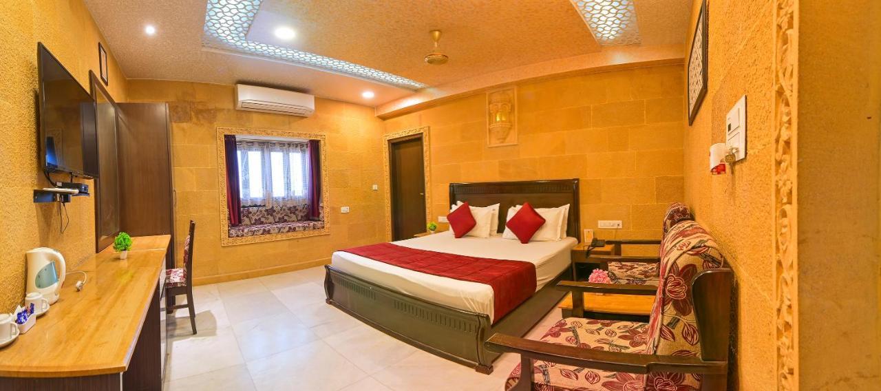 Hotel Sky Plaza - Best Ever View Of Fort 3*