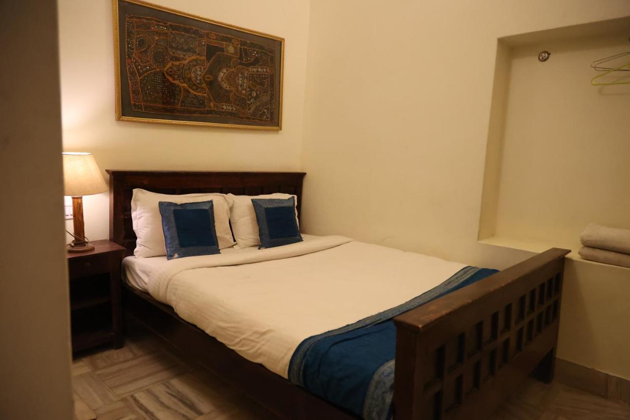 Shahi Garh Hotel