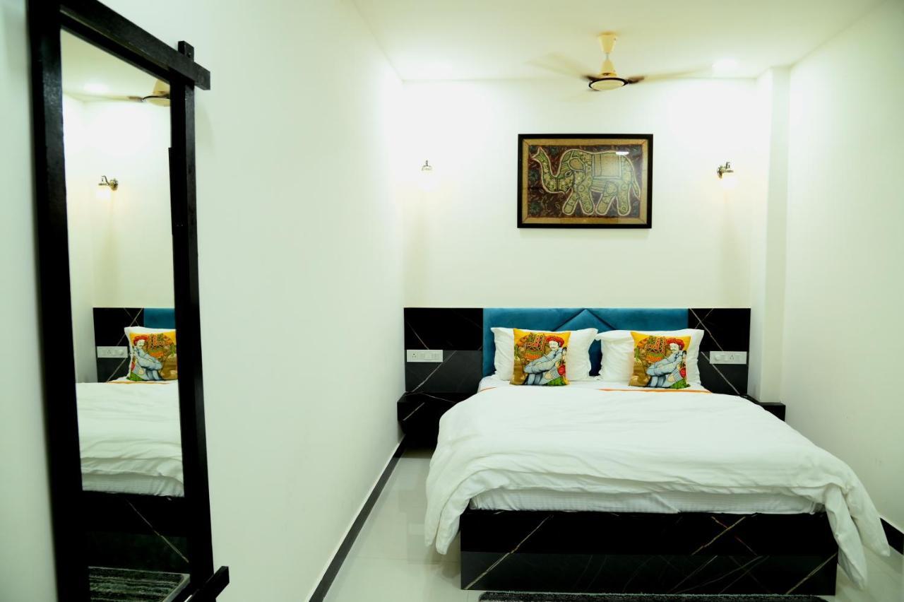 Hotel The Travel Bug 2*