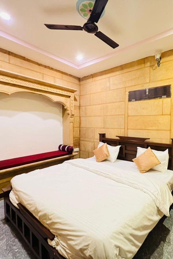 Gujarati Palace Hotel 4*