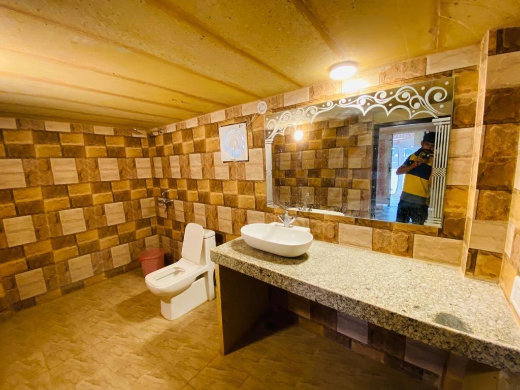 Deluxe Gujrat & Desert Camp Hotel Jaisalmer