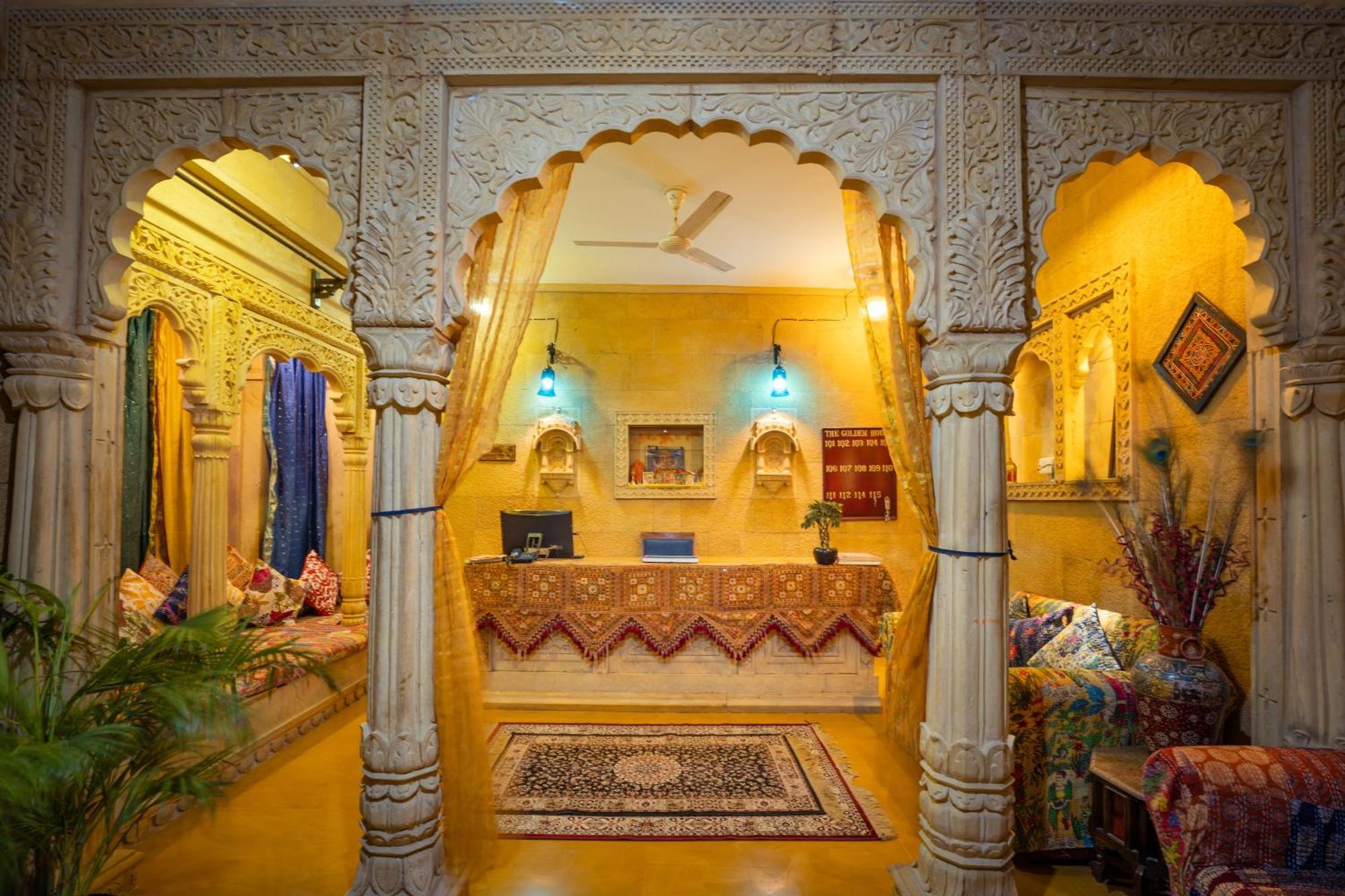 Hotel The Golden House 2*