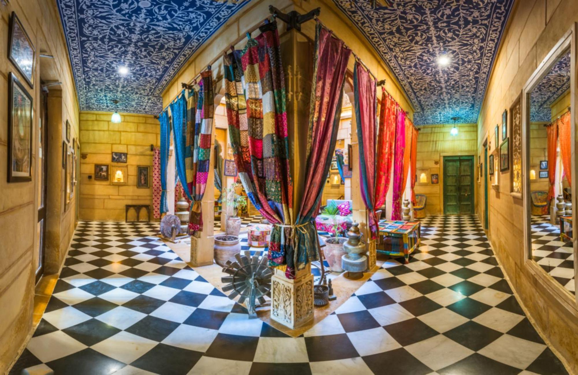 Heritage House 3*