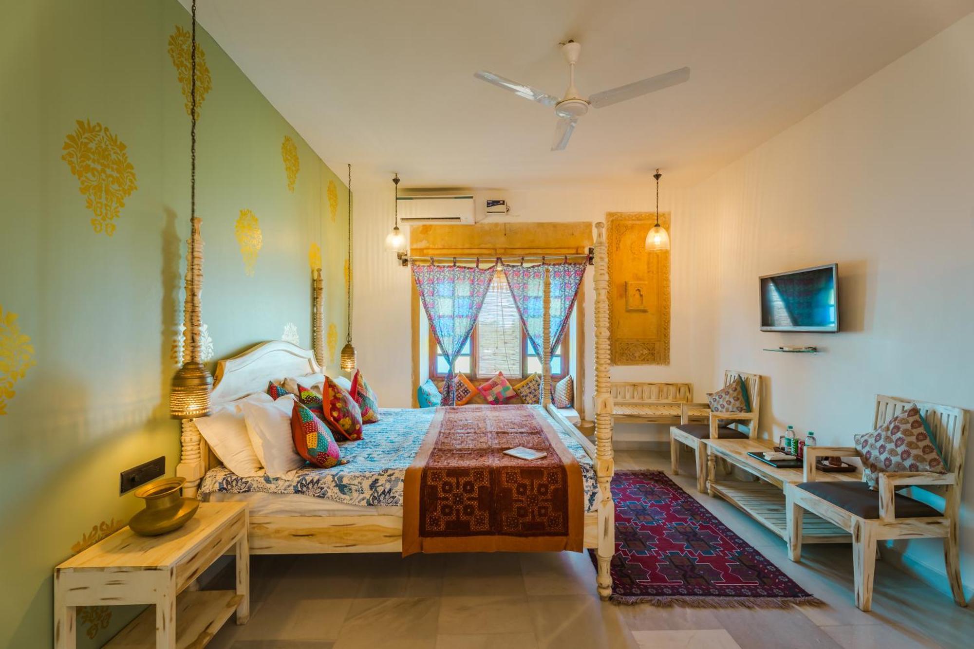Heritage House 3*