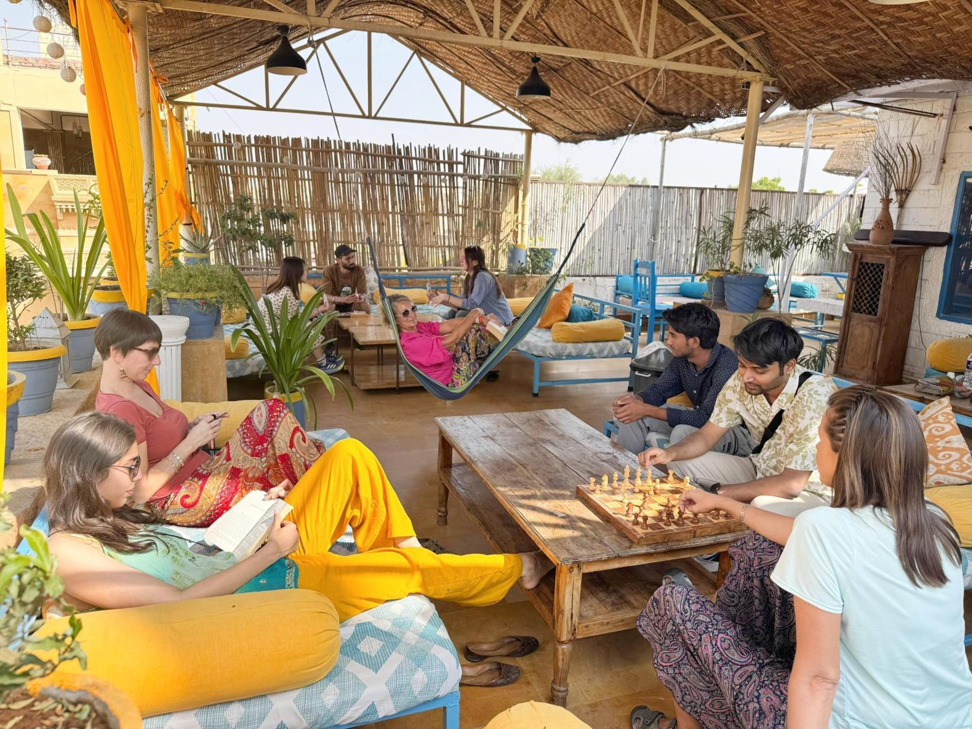 Crowd Hostel *