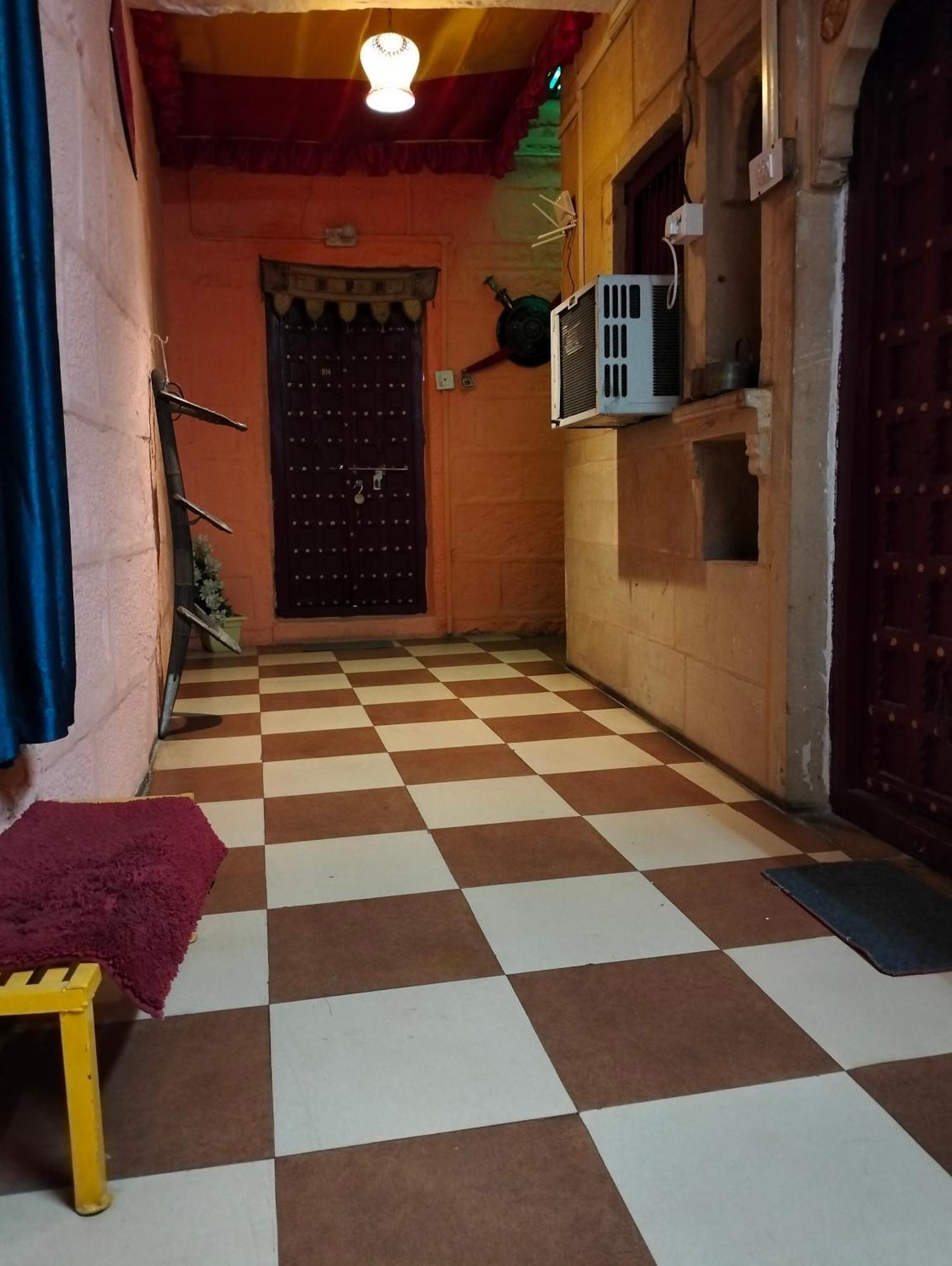 Hostel Peace & *