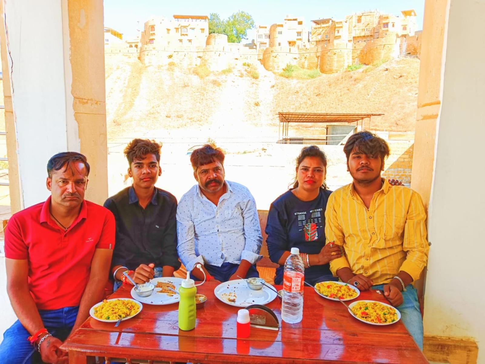 Garh Hotel 2*