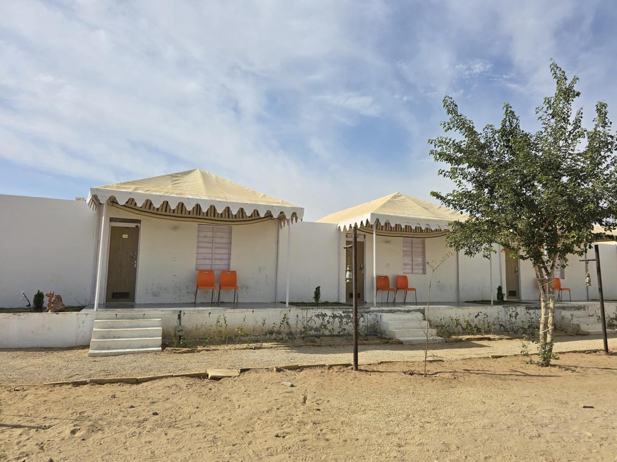 Emirates Luxury Desert Camps Luxury tent