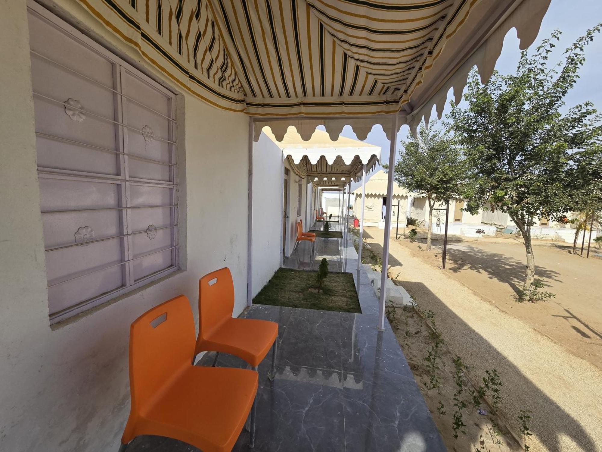 Emirates Luxury Desert Camps * Jaisalmer