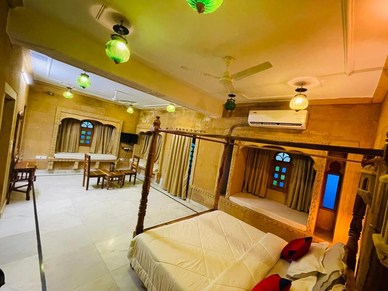 Wonbin Safari Hostel *