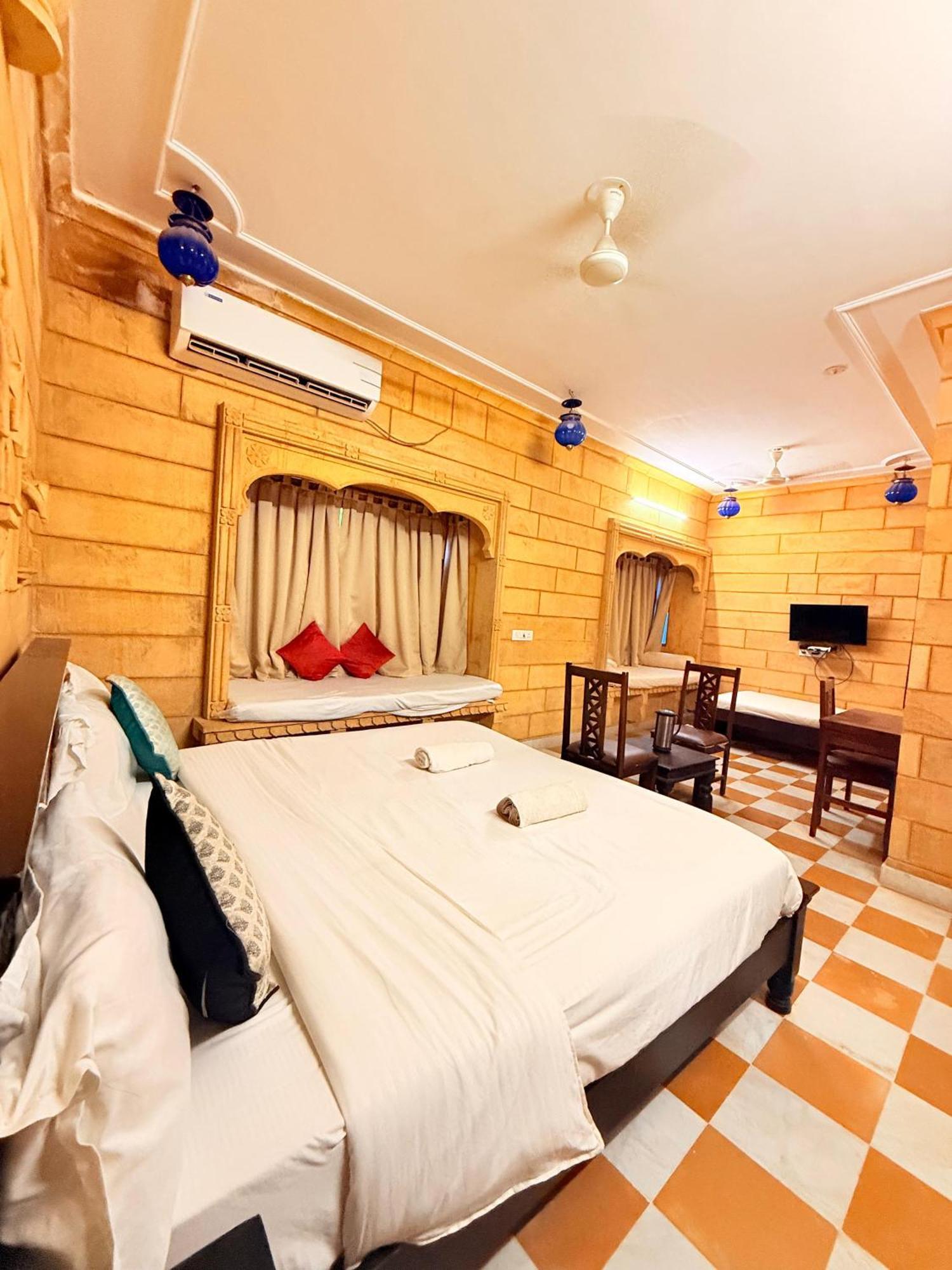 Wonbin Safari Hostel *