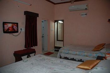 Jaisal Palace Hotel 2*