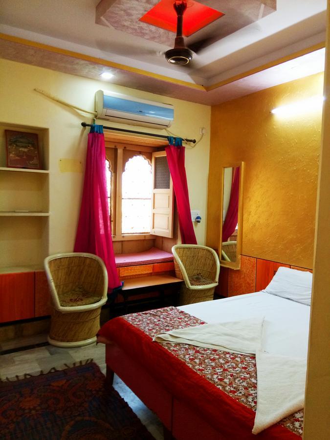 Paradise Hotel