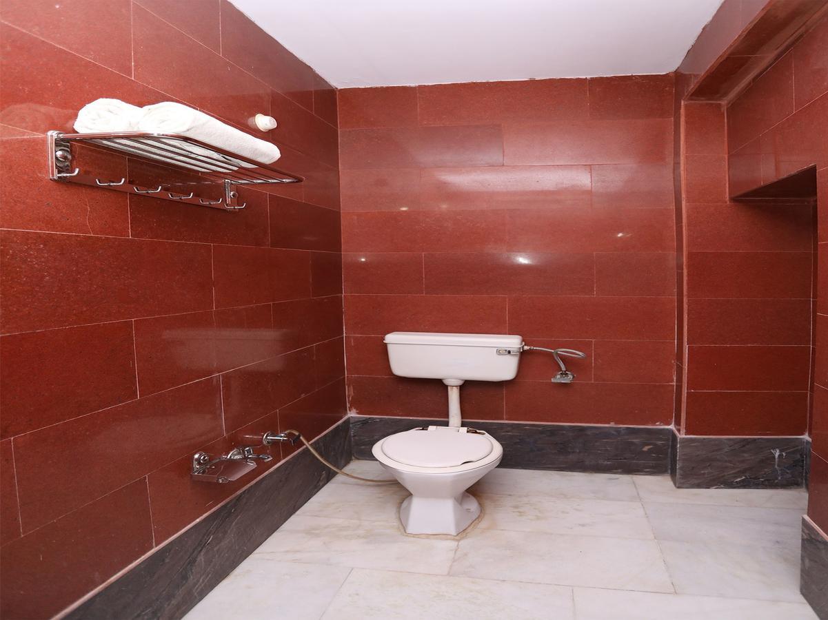 Oyo 7426 Classic Hotel