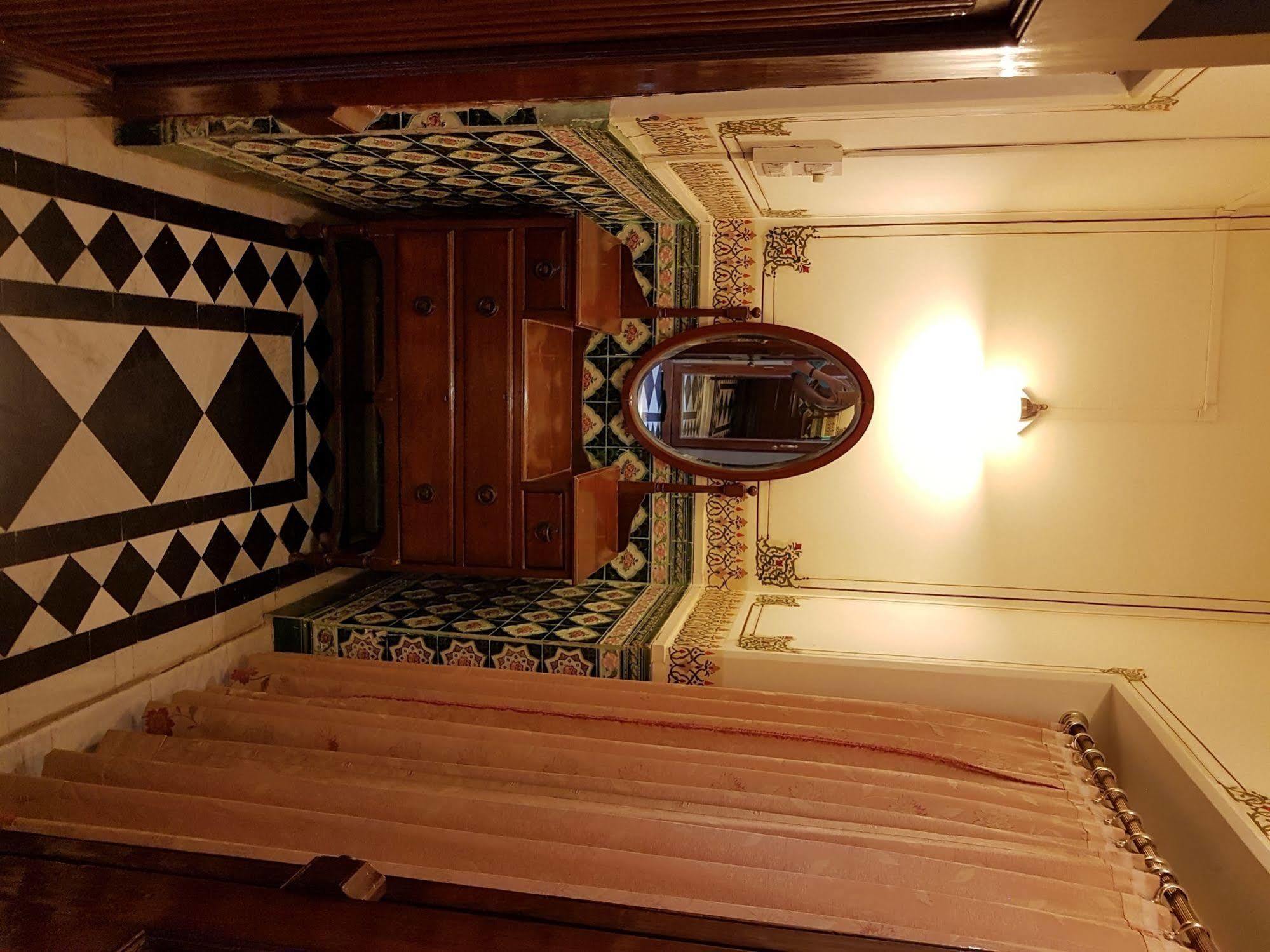 Hotel Welcomheritage Mandir Palace