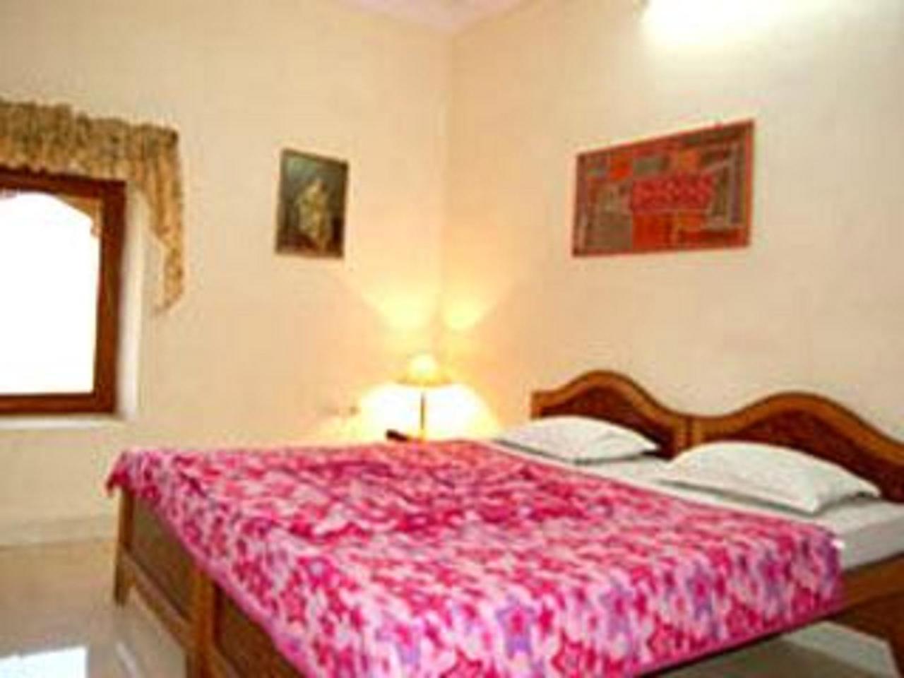 Hotel Adb Vallabh Darshan 3*