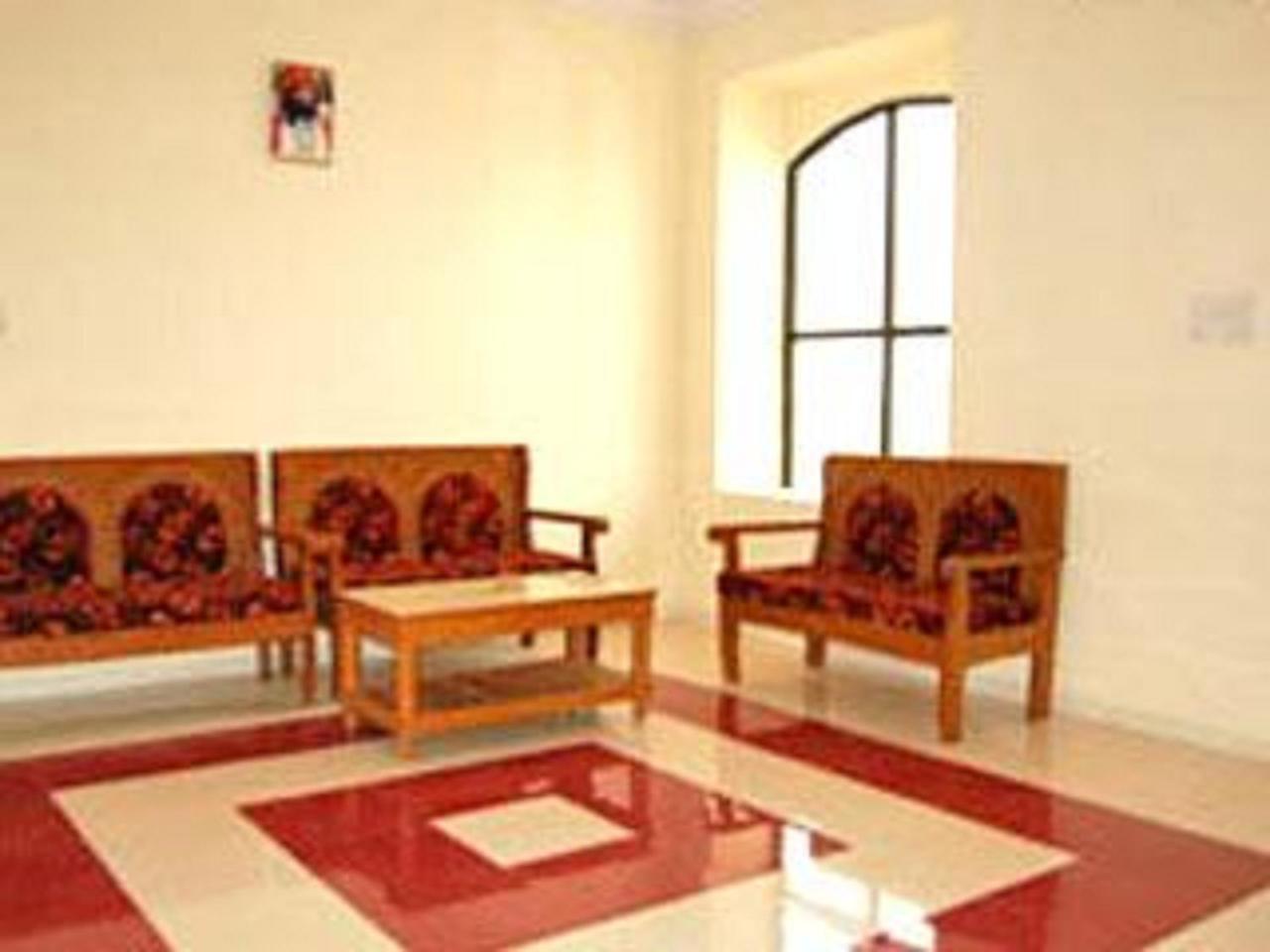 Adb Vallabh Darshan Hotel 3*