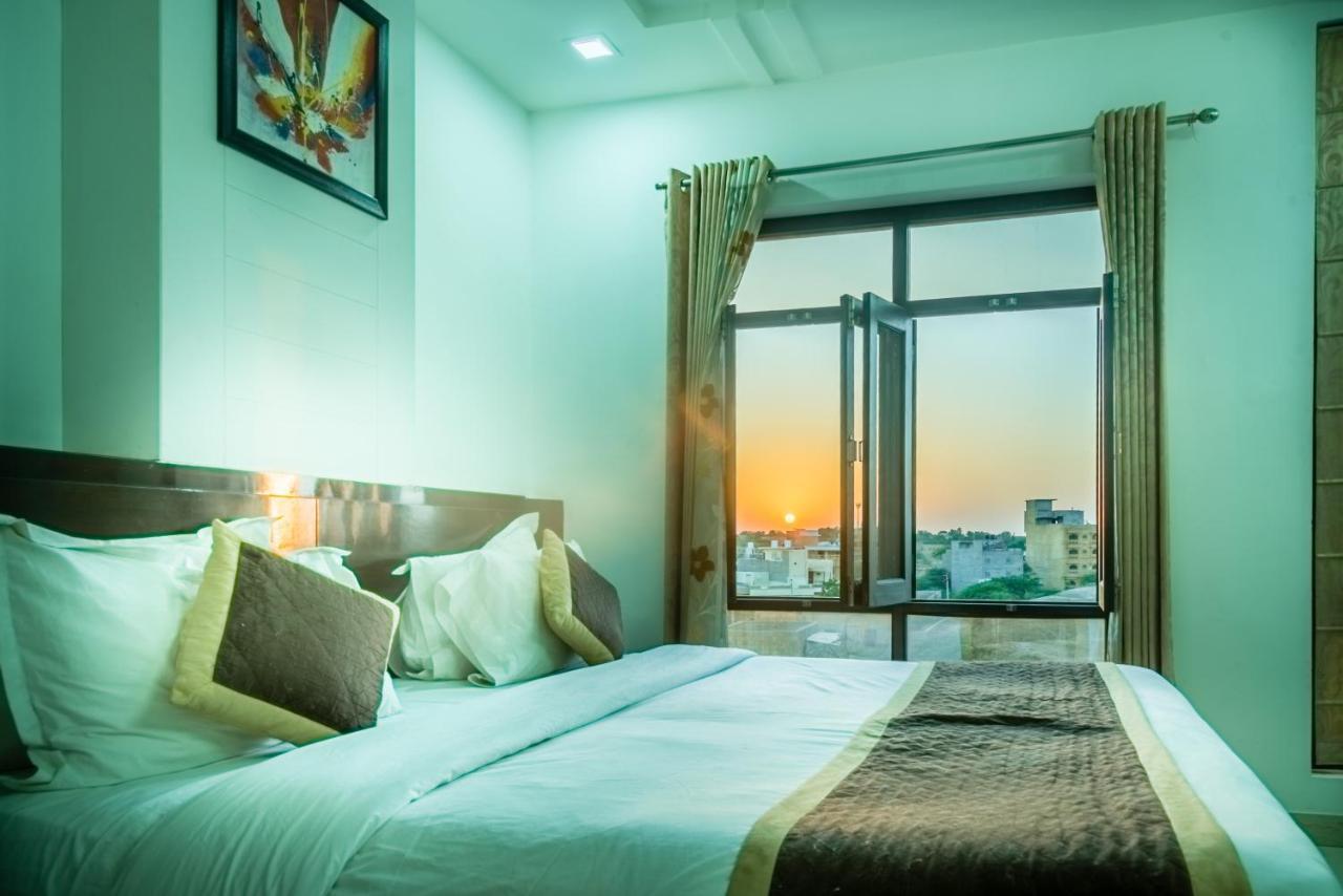 Hotel Radhika