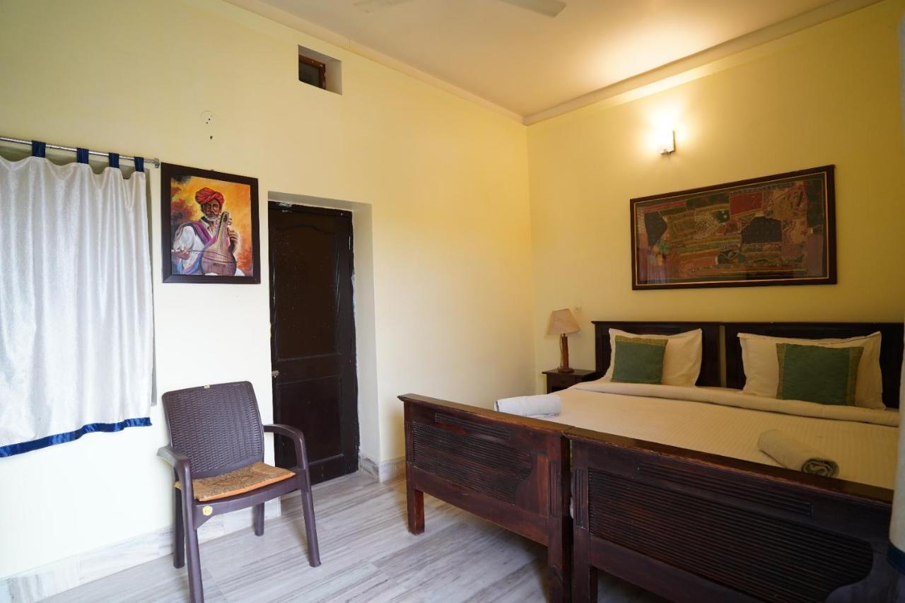 Shahi Garh Hotel
